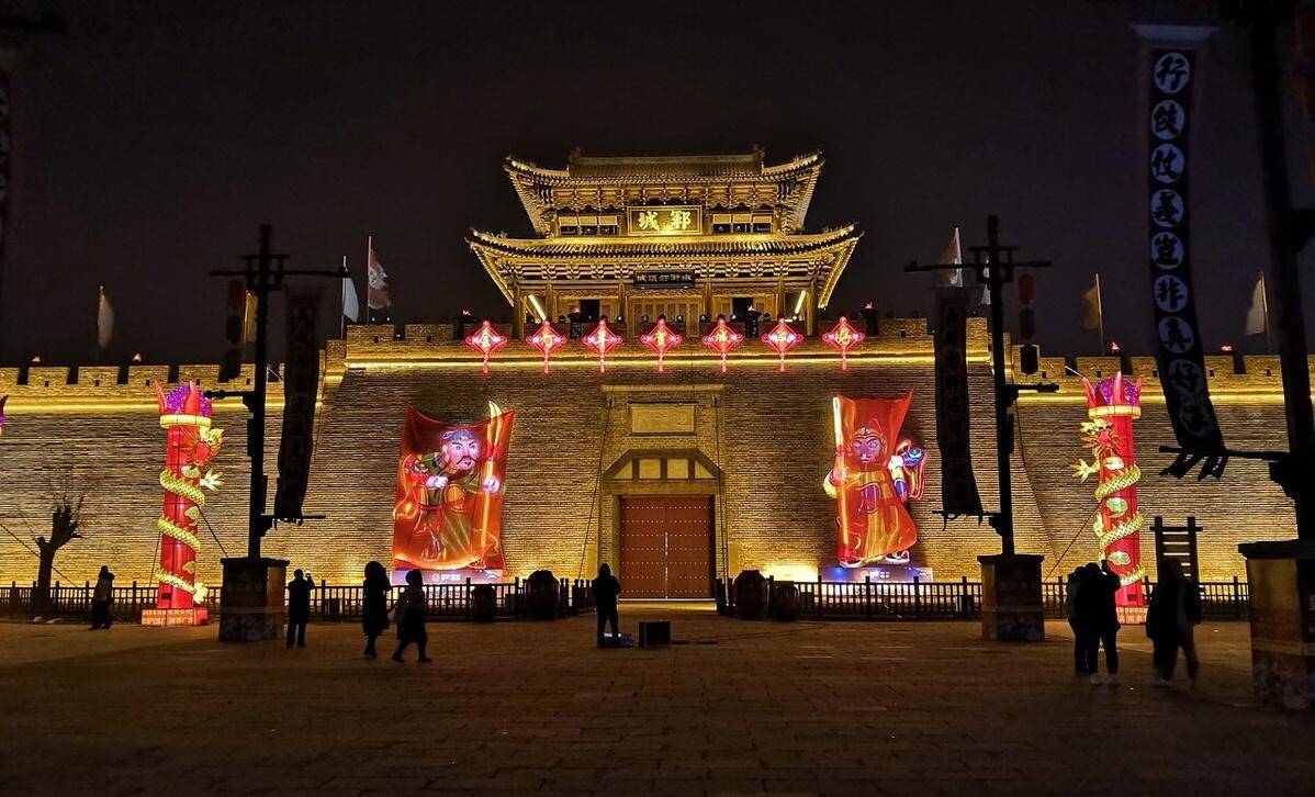 山东一"假"古镇火了,耗资10亿,被称为"菏泽之光"_水浒_人们_历史