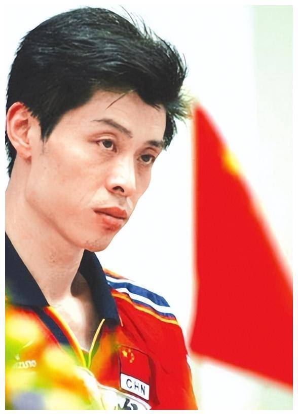 "亚洲飞人"张翔:排球生涯有心痛遗憾,娶空姐为妻现在怎样了?
