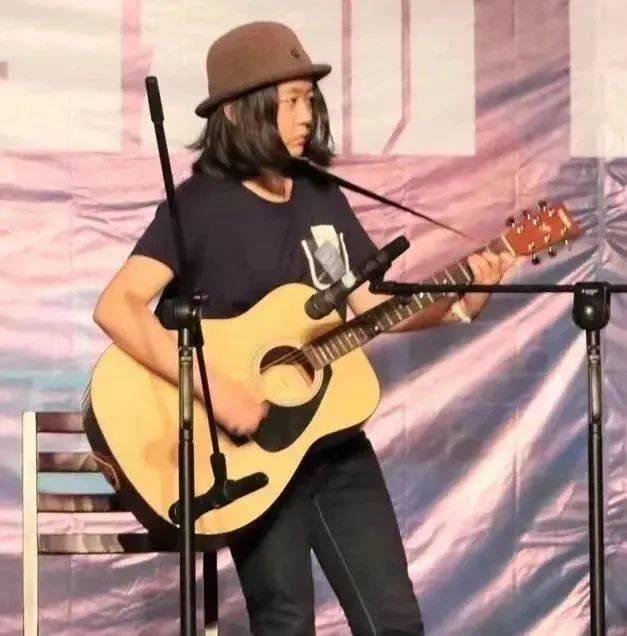 【大赛投票】请为⑤号刘思彤投上您宝贵一票,让重大之星持续闪耀!