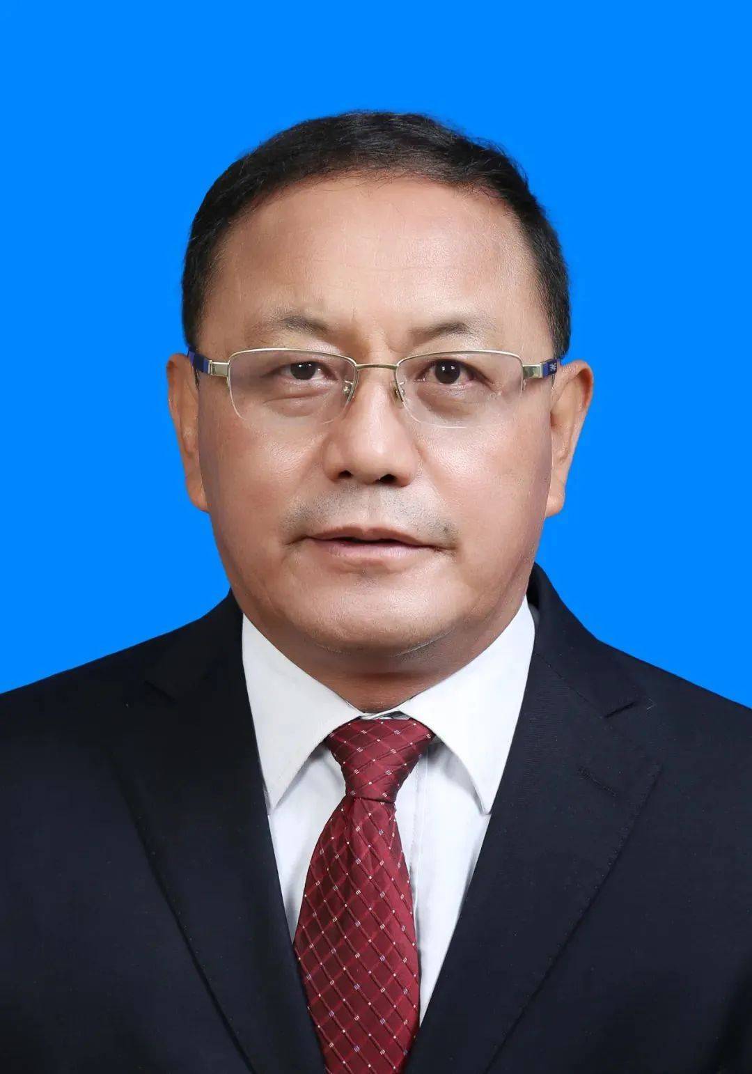 王方红当选日喀则市市长,罗庆伍当选昌都市市长_西藏