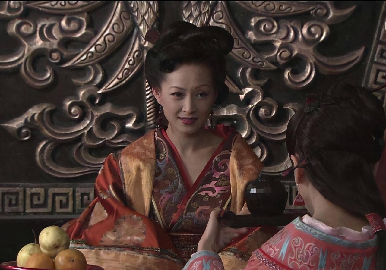 从"童年女神"到十八线,24年来,她的代表作仍是
