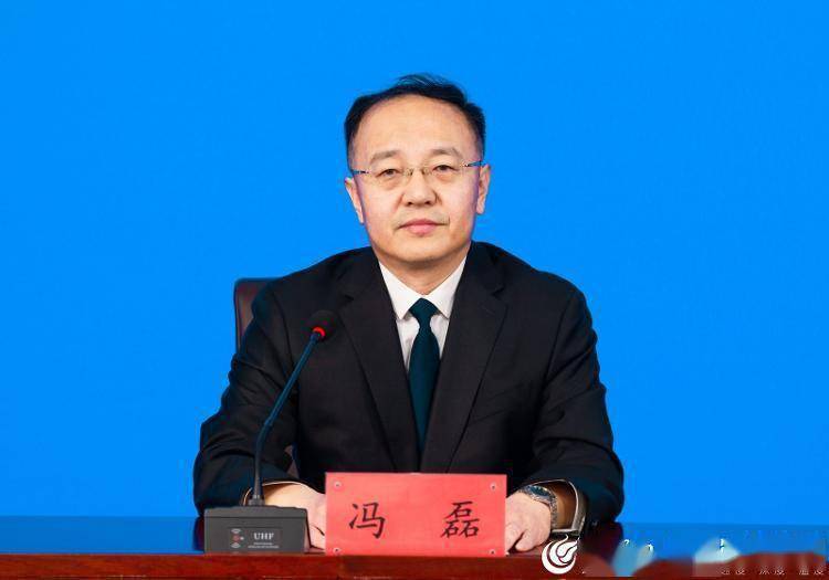 市行政审批服务局四级调研员冯磊出席发布会并就聊城如何优化政务