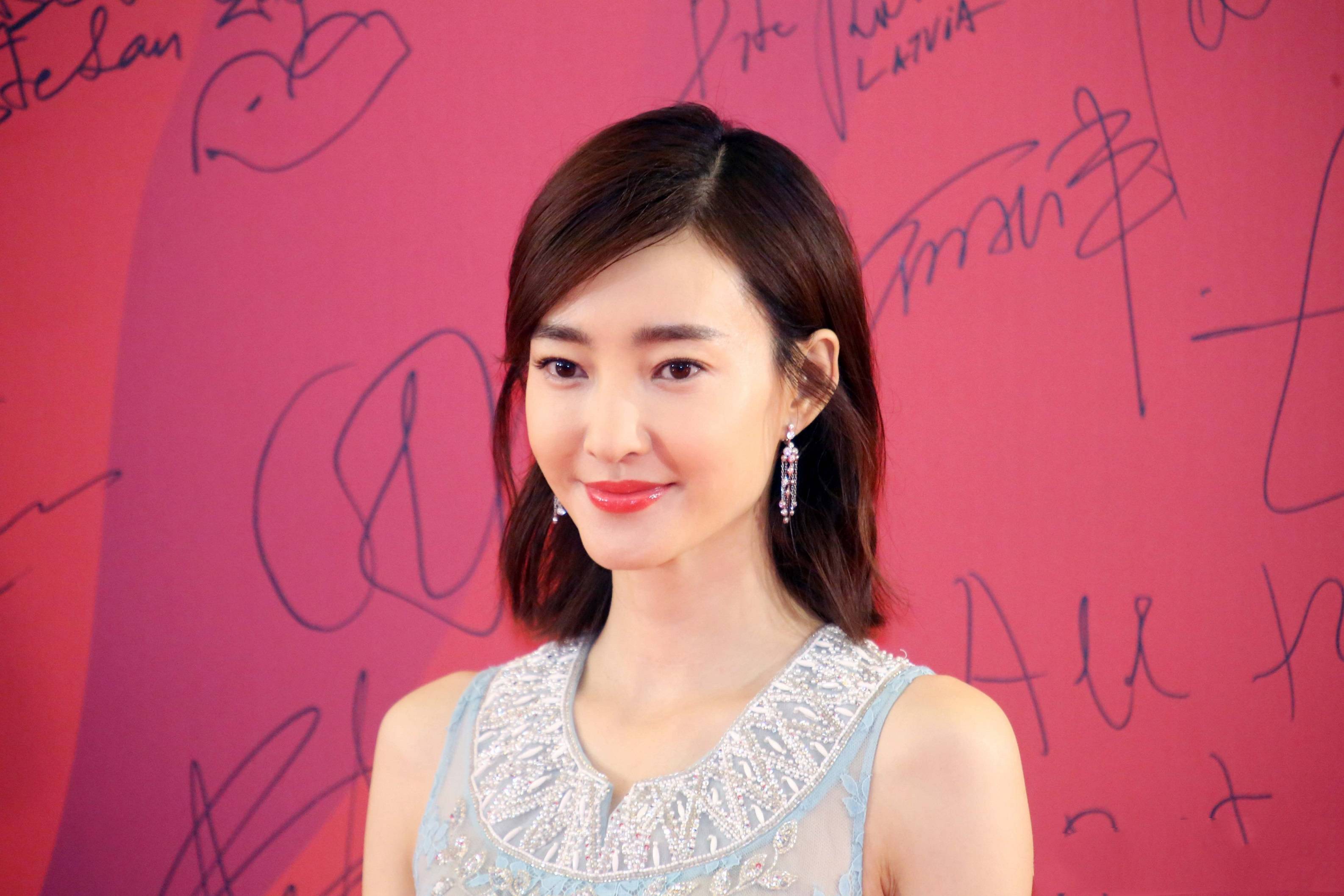 2天5个瓜,曝w姓女星老公被抓,曝具俊晔在韩国有妻儿,都是大瓜_网友