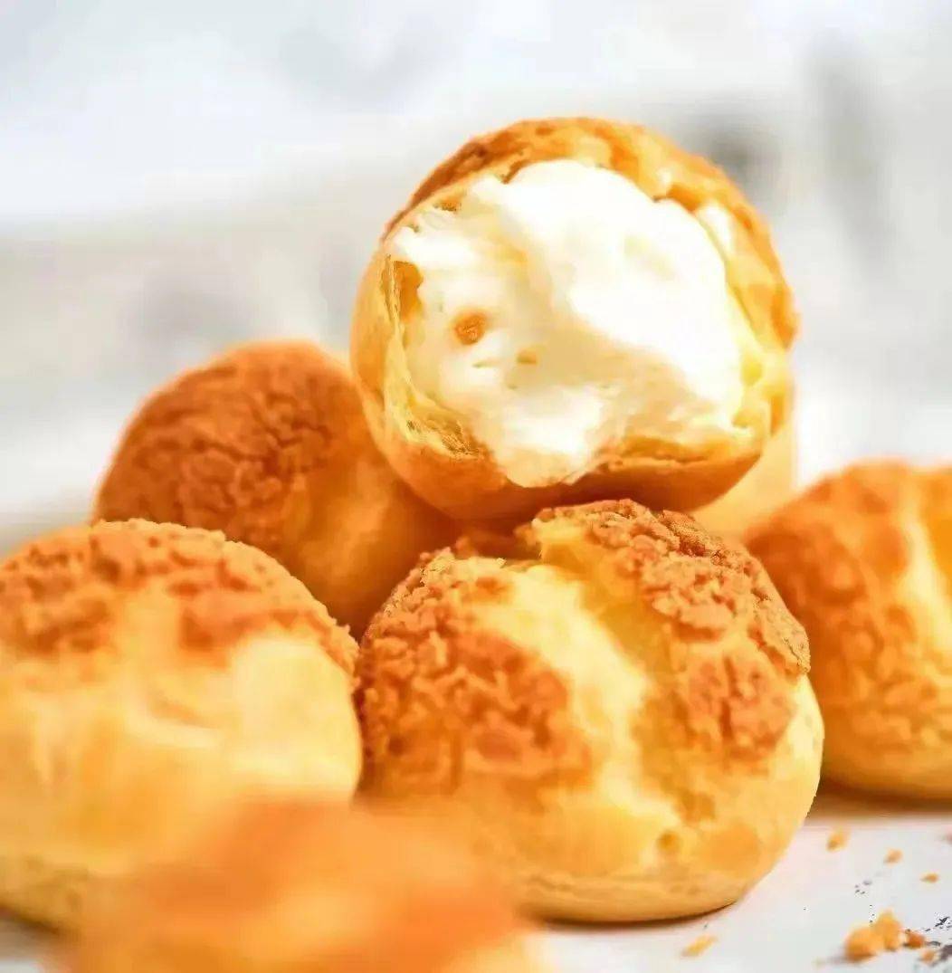 酸奶泡芙实在控制不住想买的手浓郁的香味,路过都想多吸上两口透明的