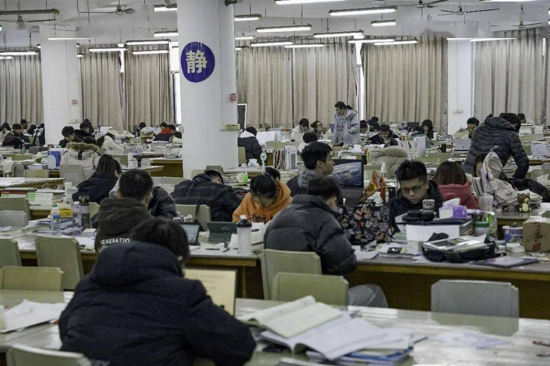 为甩掉孤单不甘庸凡,所以你战斗考研路漫漫,其修远兮,达亦难兮江西