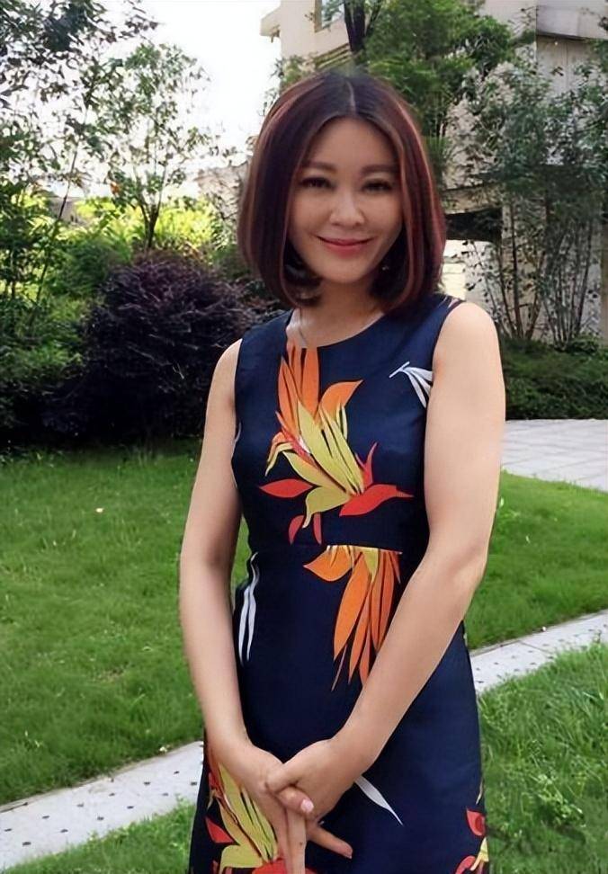 美女主播王小騫:丈夫是知名主持譚江海,丁克15年,41歲高齡產子_裝修