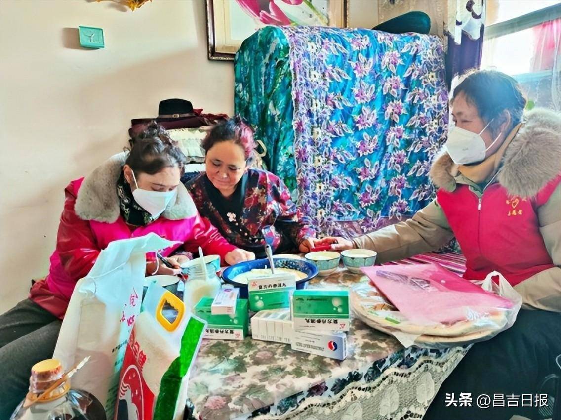 昌吉市妇联开展“巾帼志愿者在行动”主题活动