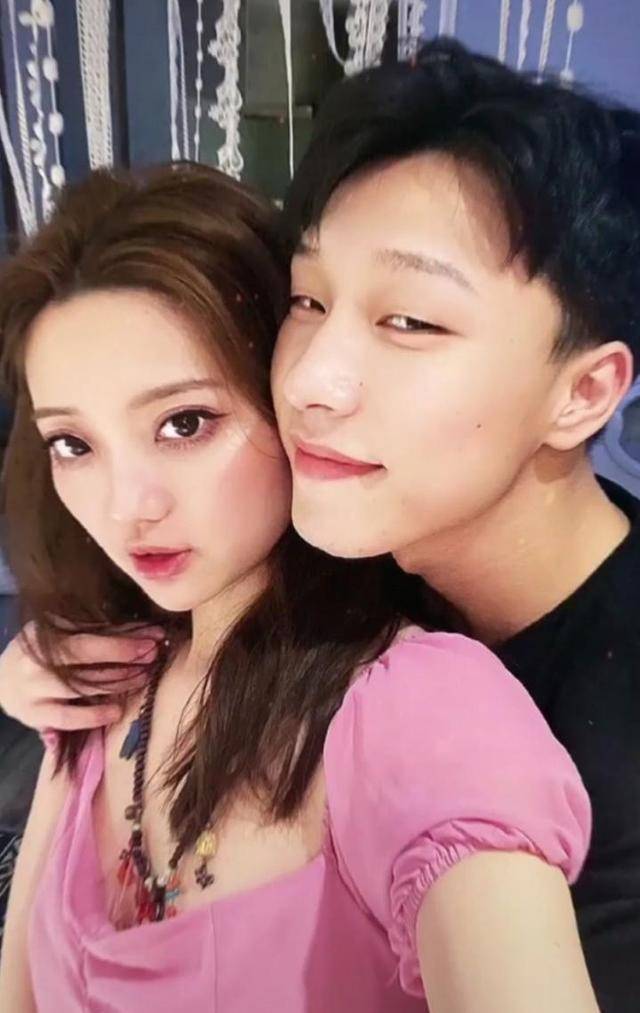 童星张兆艺发文称被家暴,晒受伤照眼神无光,施暴者疑为自己母亲_张昭