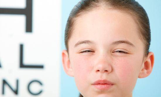 近视眼在看不清的时候,为什么眯着眼睛就能看清了?_物体_生活_眼镜