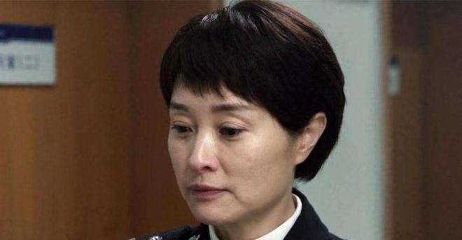同样客串警察,刘涛和秦海璐天差地别,而她却成为了中年顶流_吴越_剧中