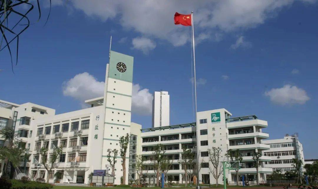 风华初级中学现分3个校区:东校:永和东路393号西校:共和新路2800号南