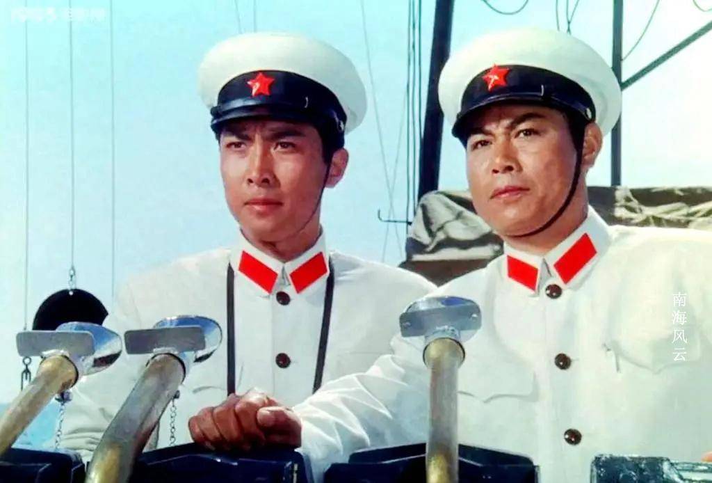 《海鹰》中饰演过水手长李雄,《南海风云》中饰演过海军政委梁充