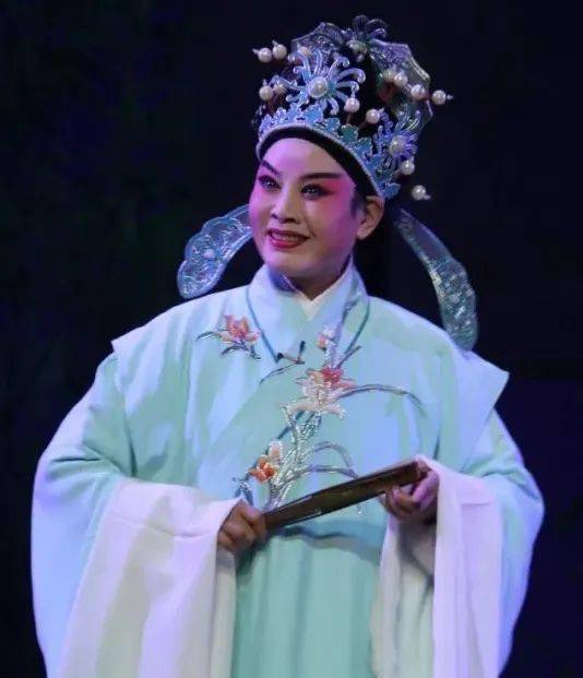 赵 京 饰演 商 林国家一级演员,师承著名豫剧表演艺术家王希玲.