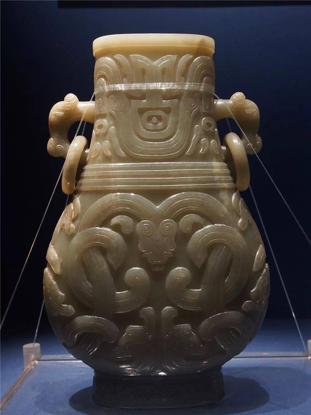 青玉鸭形盒白玉双螭宜子孙璧青玉天鹅形珮青玉绶带鸟白玉道人观书纹带