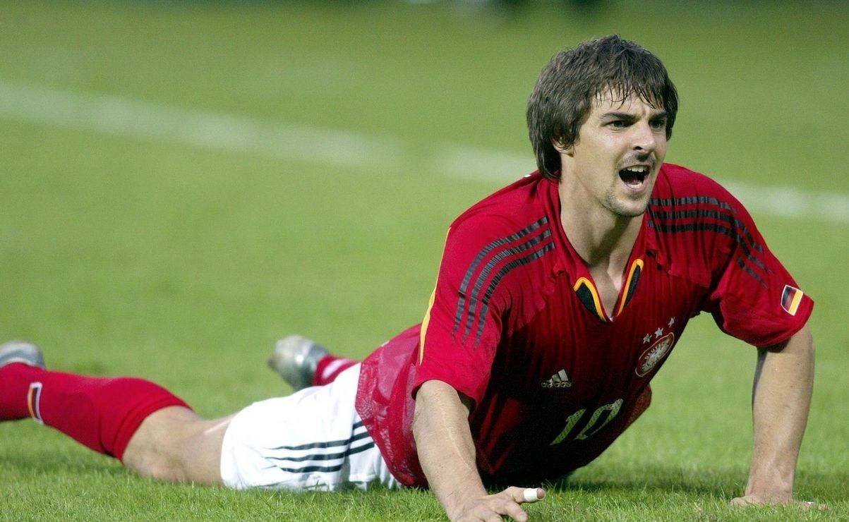 中田英寿代斯勒萨默尔坎通纳巴斯滕—足坛三十岁左右退役五大巨星