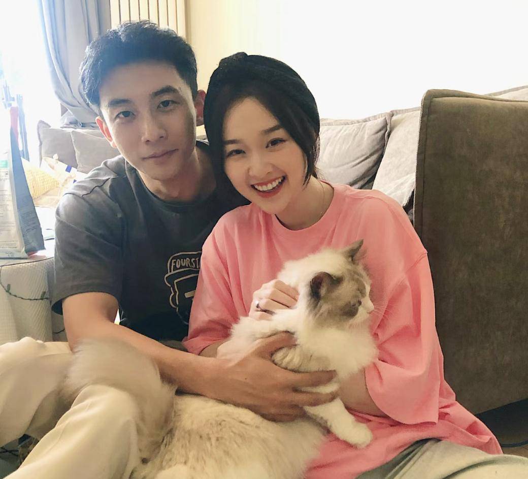 "沉默cp"在一起两周年,陈强准备浪漫惊喜,不愧是恋综模范cp_聂墨仪