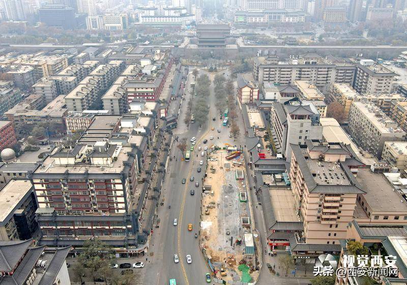 航拍西安地铁六号线二期东、西大街收尾工程