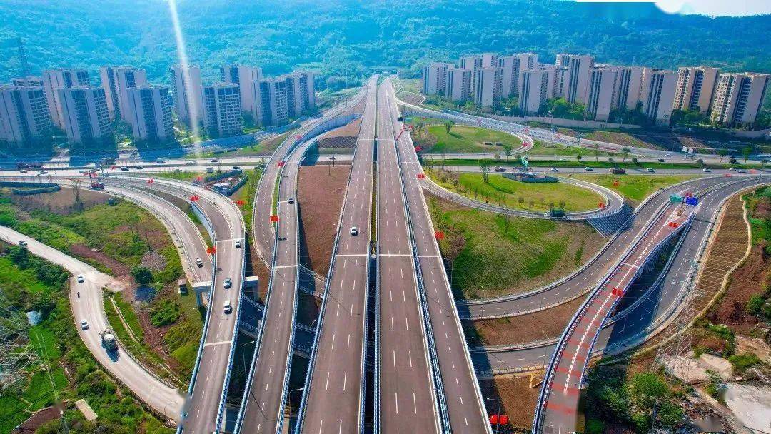 9月30日,坪山大道全线通车.