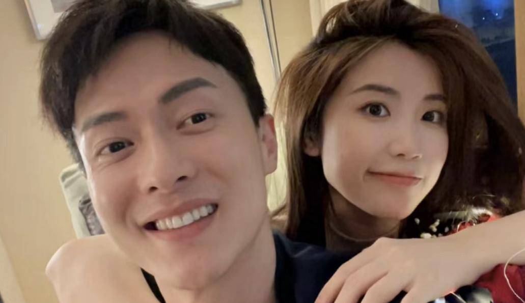 "沉默cp"在一起两周年,陈强准备浪漫惊喜,不愧是恋综模范cp_聂墨仪