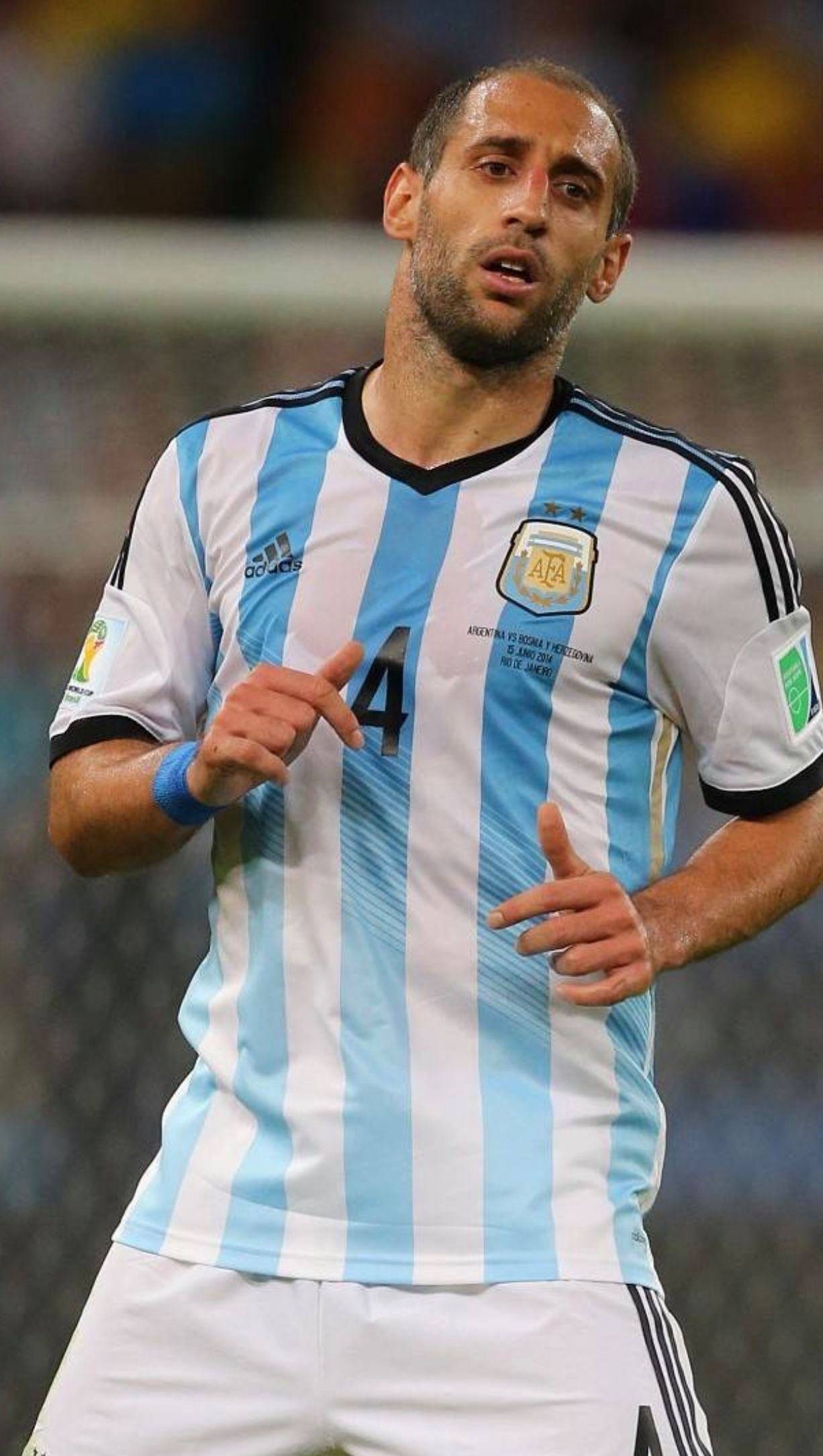 目前年龄:35岁,退休年龄:27当时俱乐部:泽尼特后卫:加雷斯萨巴莱塔于