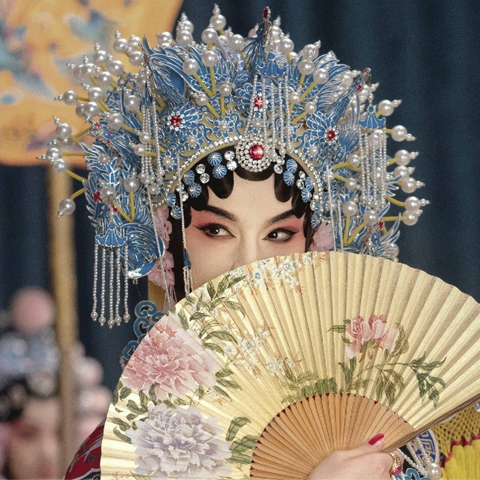 京剧中多为男性正面角色,如老生,武生,小生;"旦"为女性正面角色,青衣