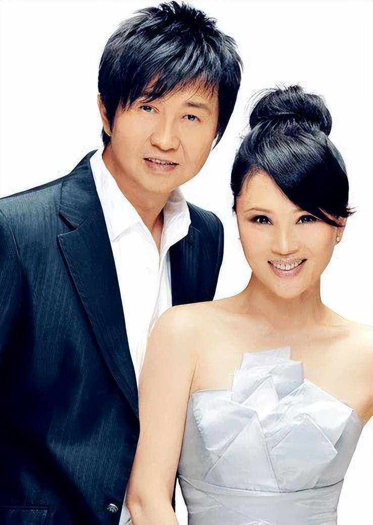 当年付笛声从外地回家,邻居说他家总有男人半夜进门,要看好老婆