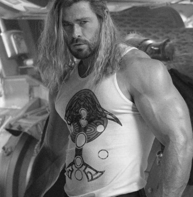 《雷神4》泄密:海总将强势回归,如同浩克版本的雷神上线_索尔_身材