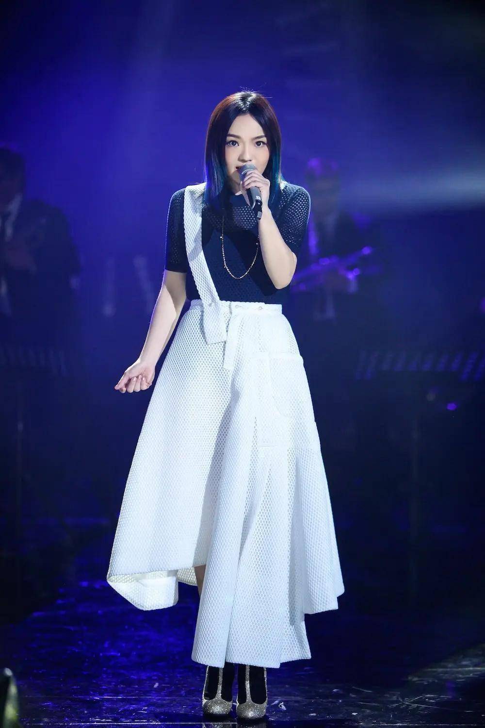 2020年7月27日,徐佳莹发布了自己怀孕的消息,12月6日,徐佳莹官宣生子