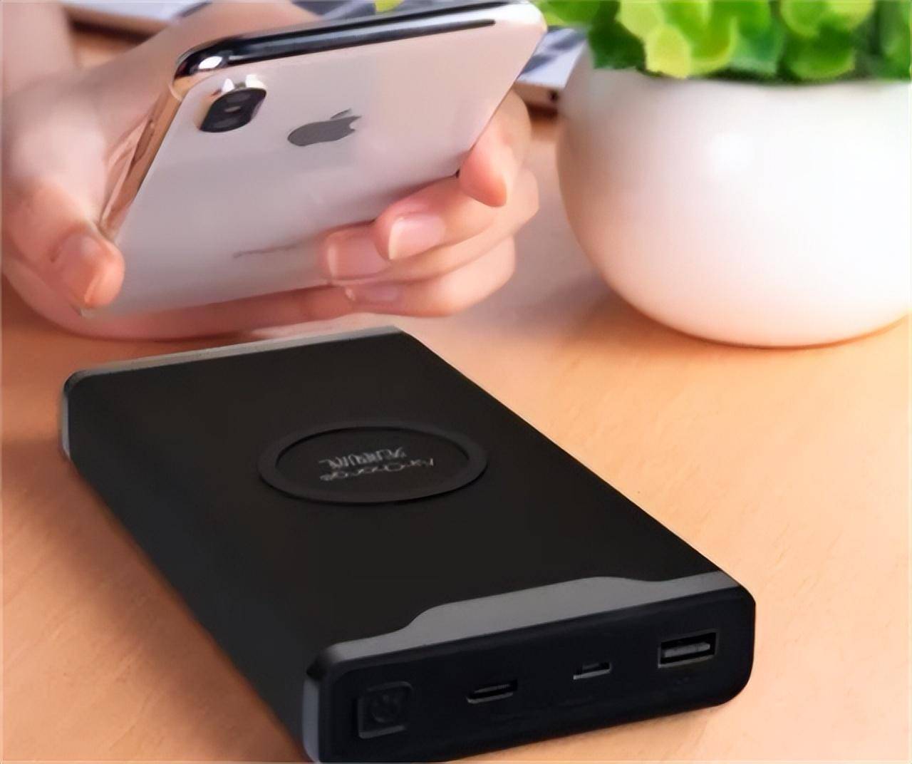 而是审时度势紧追市场潮流,苹果发布手机南孚就做无线充电器,女性口红