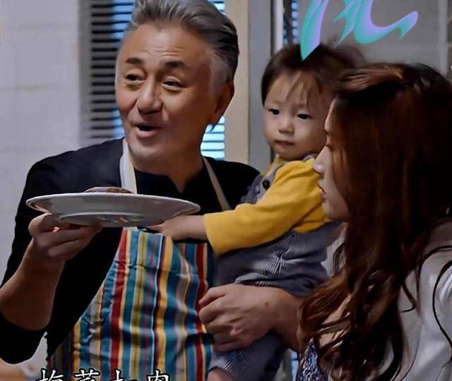吴岱融成带娃狂,因饰演奸角受喜,戏外妥妥好男人_网友_爷爷_儿子