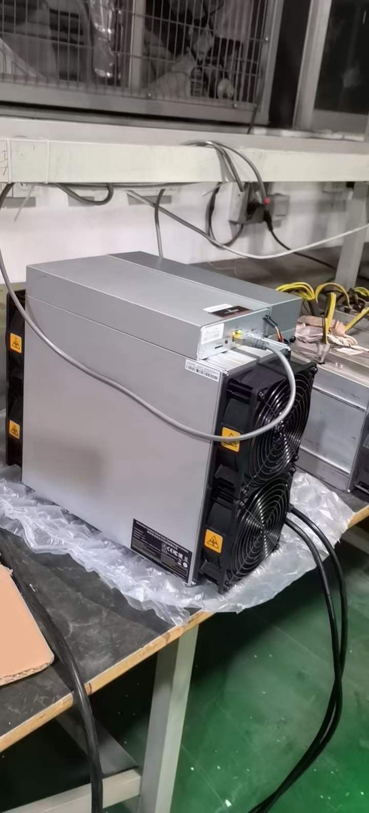 2022参数:9t|2079w1231j/t功能:hns blake2b sha3 风冷矿机antminer