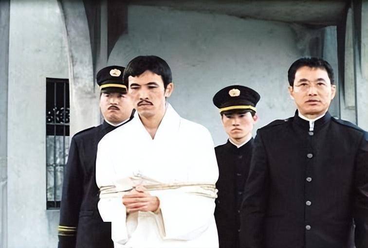他刺杀了伊藤博文,伊藤临死前直骂"马鹿",中国人为他建纪念馆_安重根