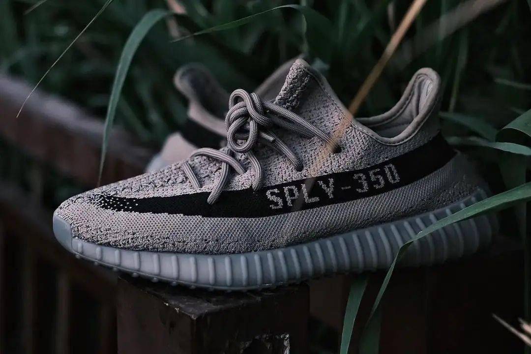 YEEZY系列下月确认回归！第一双竟是它？_手机搜狐网