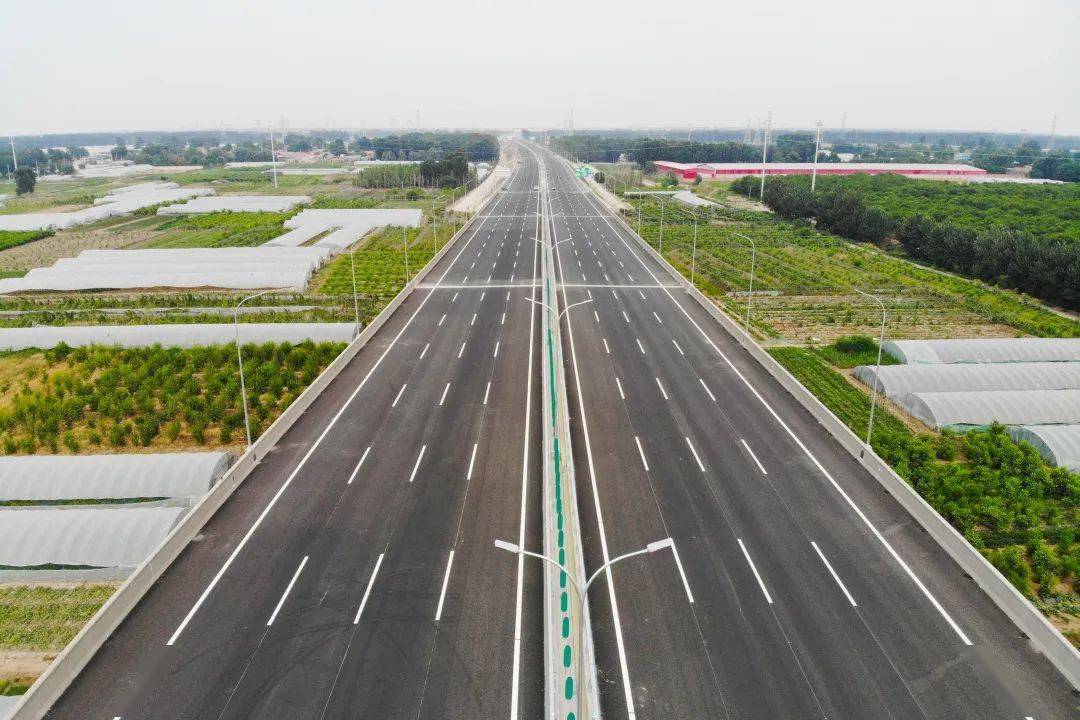 北京大兴机场北线高速西延段正式通车