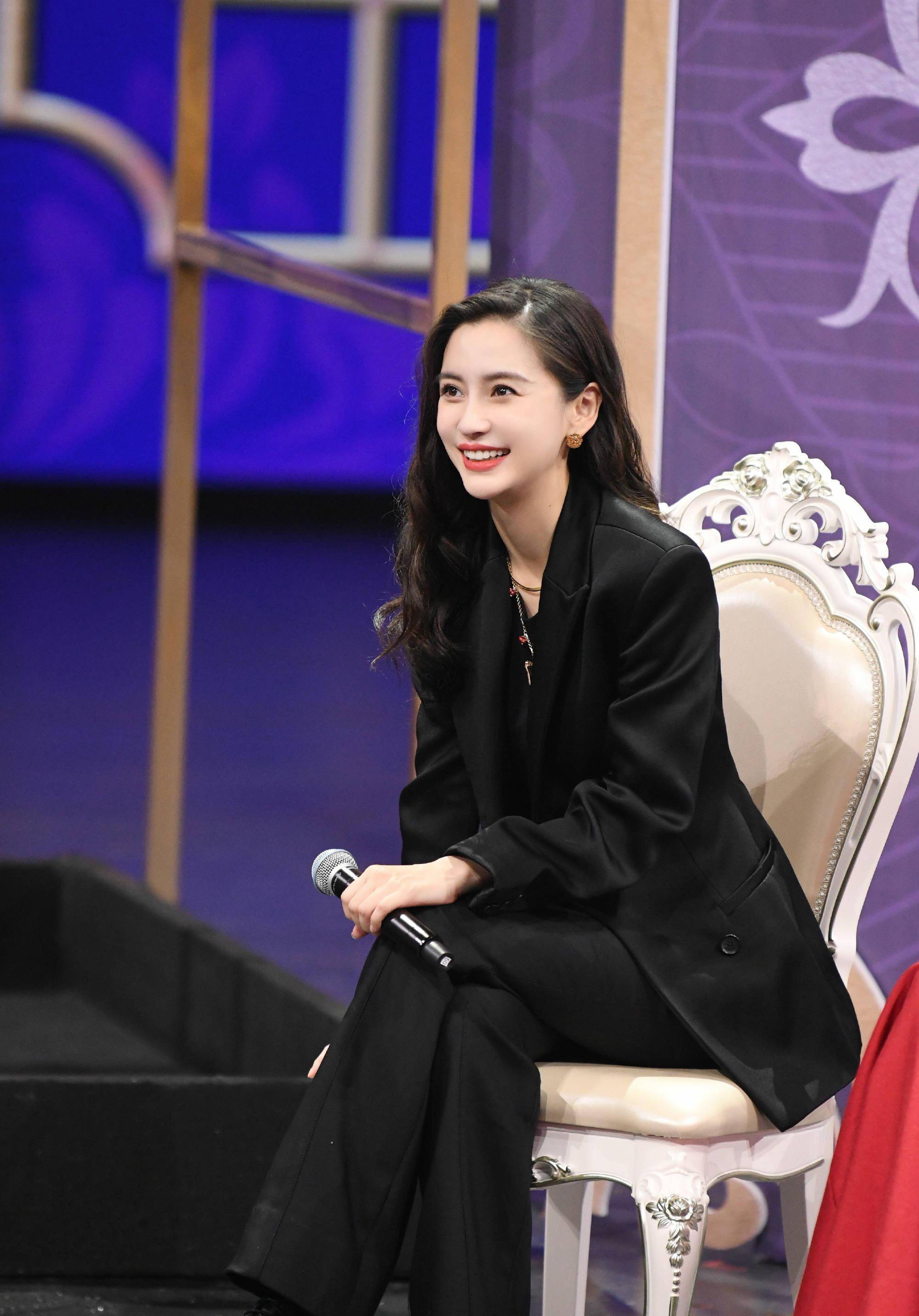 《王牌对王牌》好看的原因就在于此,有梗,有笑料,能肆无忌惮开玩笑,又