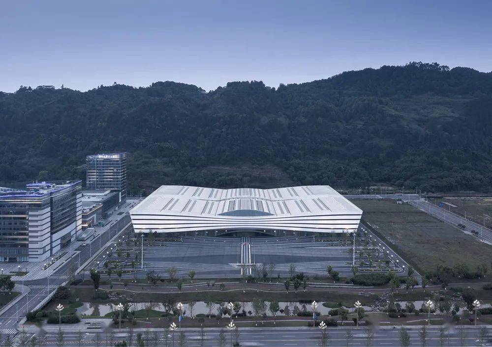 【uas】宜宾国际会展中心(二期)|与城市发展同频的适应性设计(by 同济