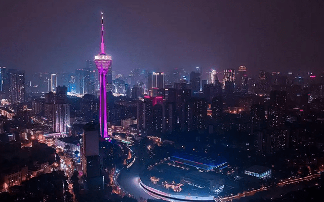 极美成都——公园城市最美街巷,夜景美丽的地方也特别的多.