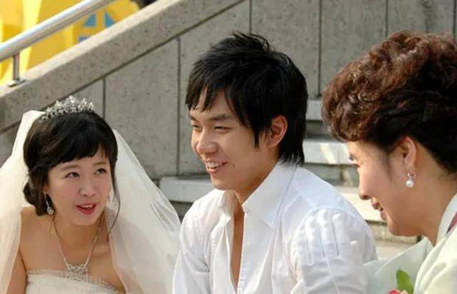 恋爱需请示粉丝,李升基小女友欲撤退,5行英文说去