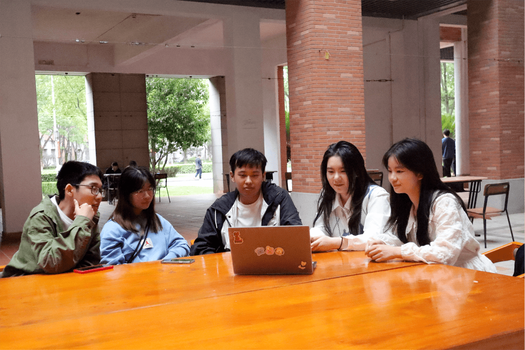 小组讨论△橘子采摘△橘子采摘△丰收节活动现场△丰收节活动现场新