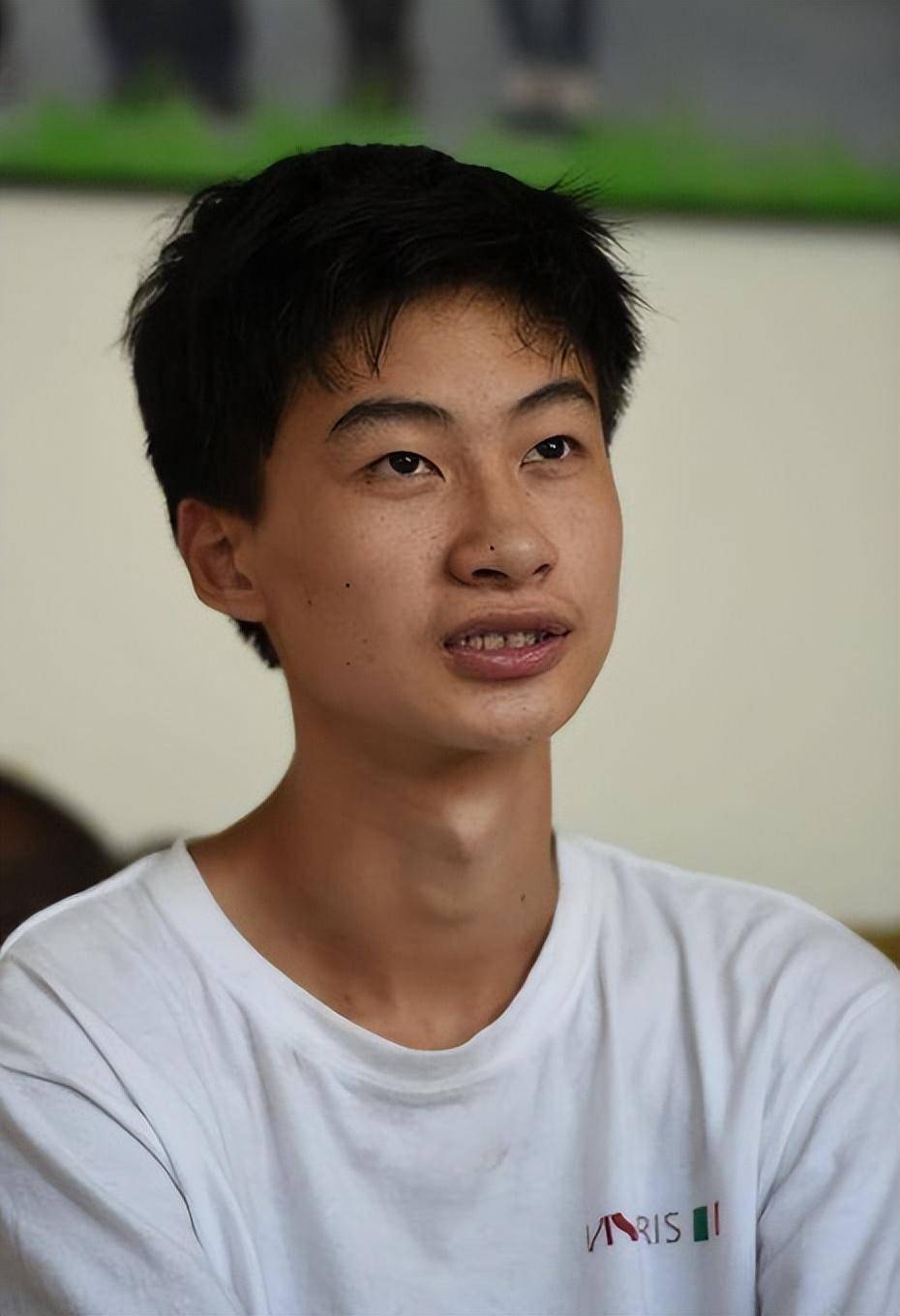 2017年庞众望高考744分,清华校长亲自登门,进门傻眼了:太穷了_庞志