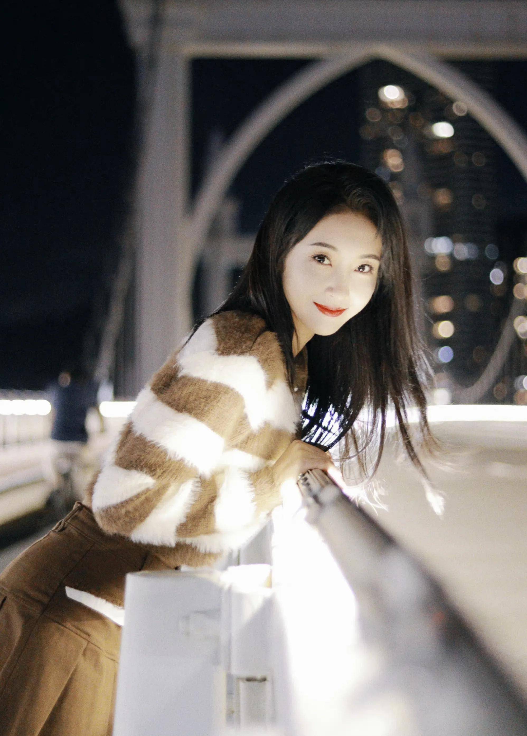 "师姐"宣璐时尚写真:甜美可人,公主气质