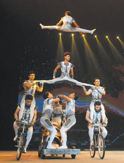 突破"攒活儿" 展现"真功夫"_车技_节目_杂技