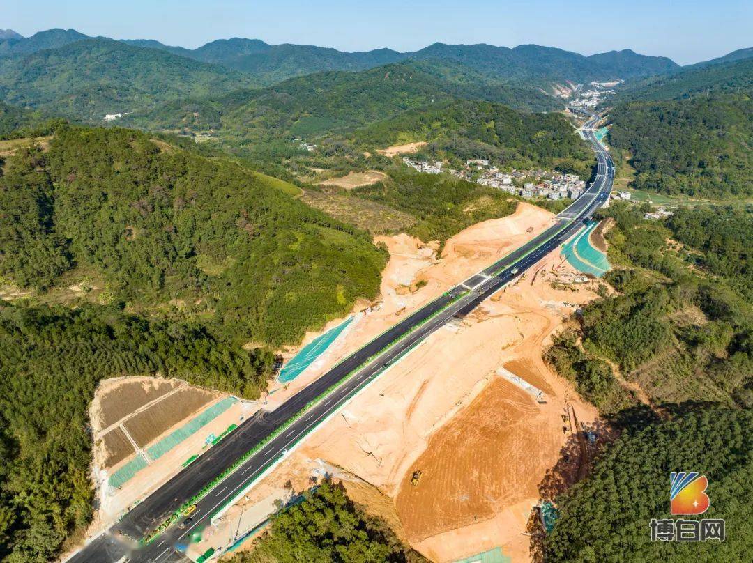 浦清高速那林段神速赶上,沥青铺设收尾!_博白_出口_浦北