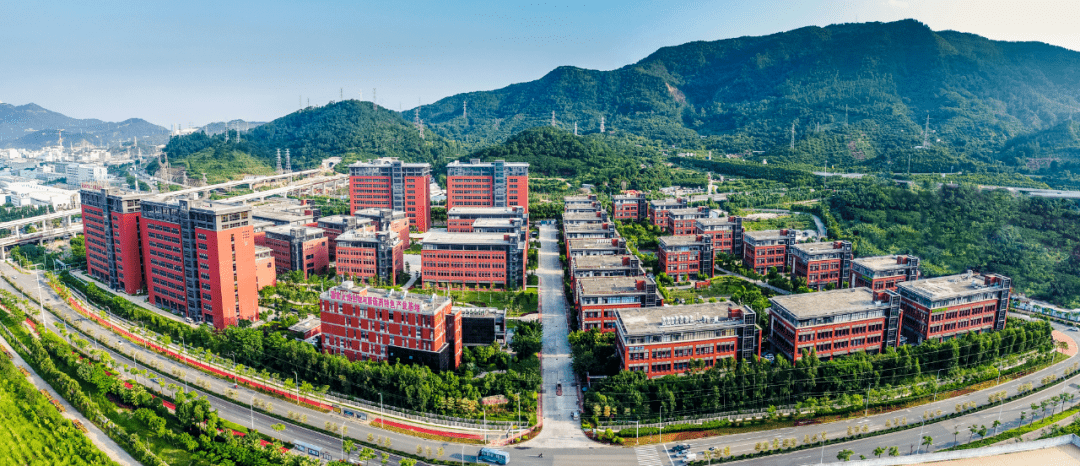 围绕"4 4 6"现代产业体系,厦门深入实施创新驱动发展战略,着力挖存量