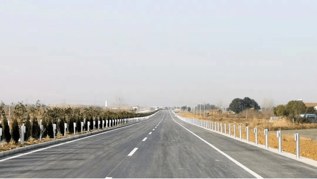 平整宽阔的琴川公路(央广网发 蔡甸区委宣传部供图"2023年是贯彻