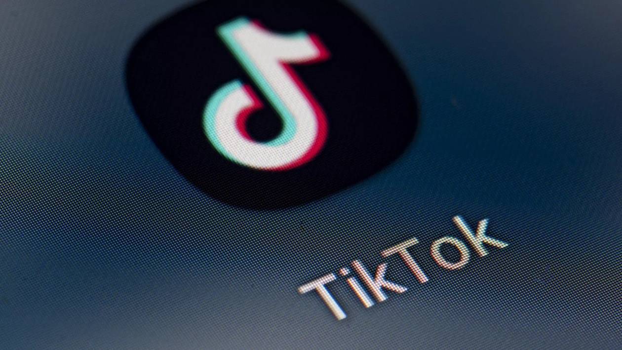 世界丨美国要求从官方设备删除tiktok;旅日熊猫因病迟归中国_美众议院