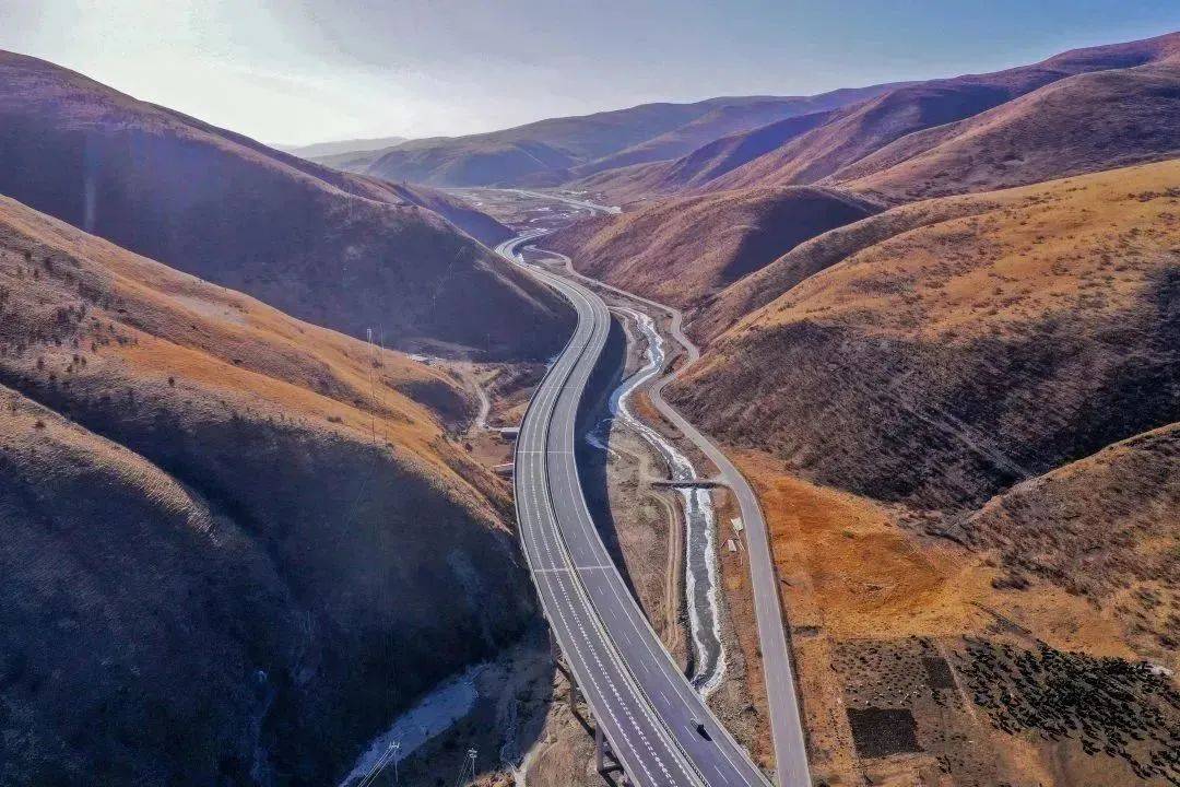 全面开工建设川汶高速,力争开工郎川高速,彭汶高速.