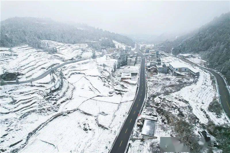 兴义市七舍镇白龙山正当赏"雪"季 寻深冬好风光_初雪_雾凇_冰雪