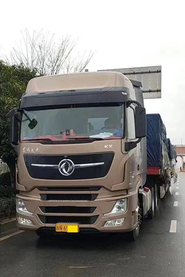 这不,当他得知东风天龙kx王者版的国六车型有自动挡,而且在他的朋友圈