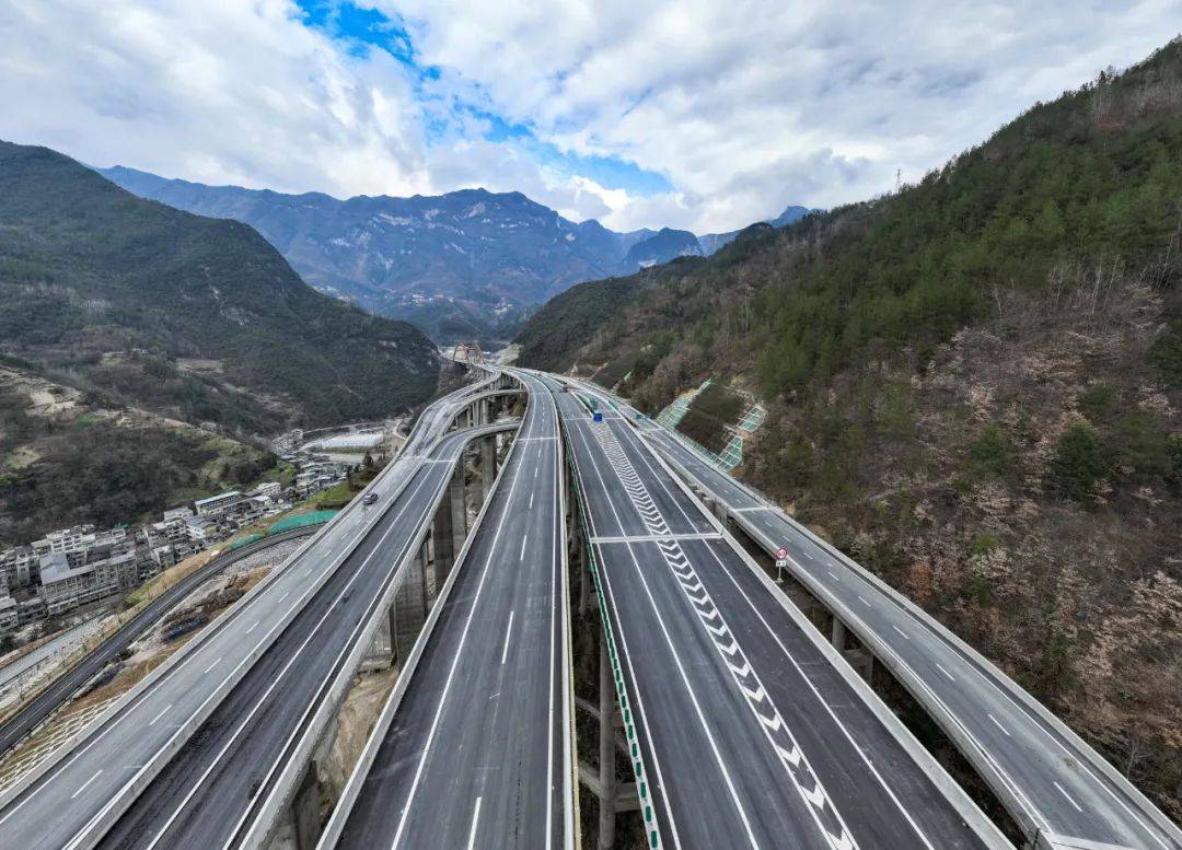 图集| 逢山开路,遇水架桥——城开高速建设回顾_施工_南长_城口县